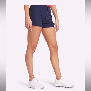 Women’s size 8 under armour fitted heat gear short